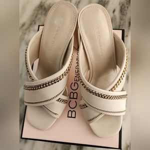 BCBGeneration Wabbi Slide Sandal Bianca- Cream 7.5 sz